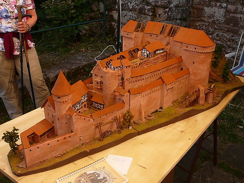 Neuscharfeneck Castle