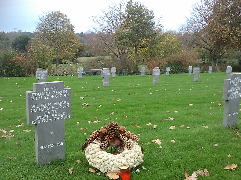 Orglandes German war cemetery