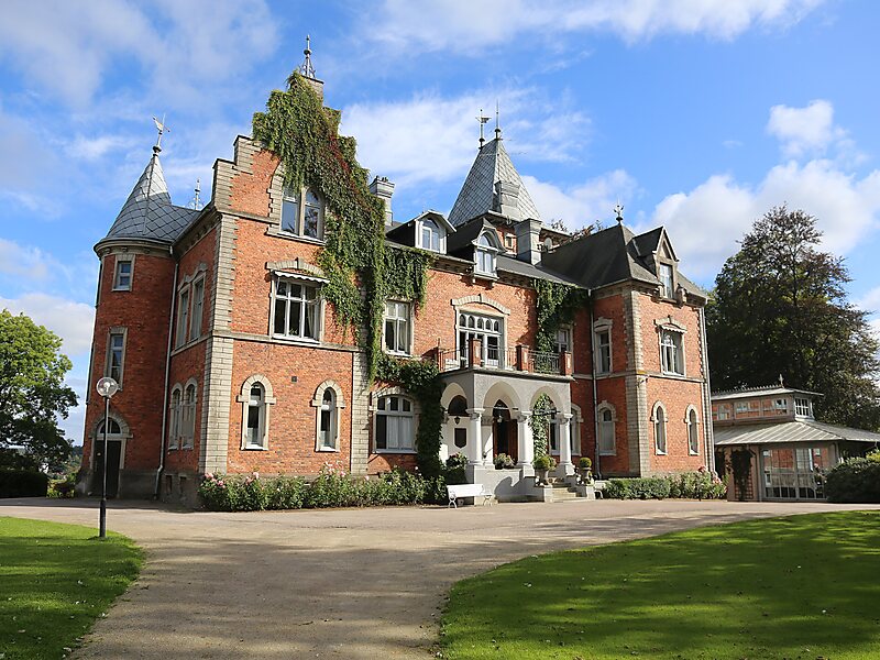 Thorskogs Grand Manor House