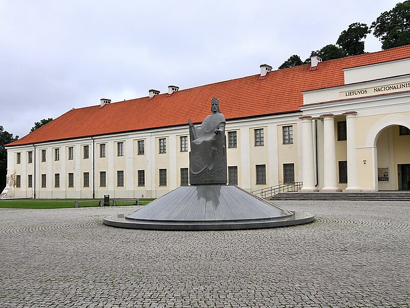 King Mindaugas in Vilnius, Lithuania | Tripomatic
