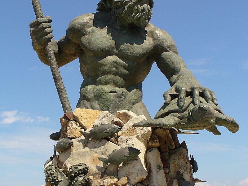 king neptune statue