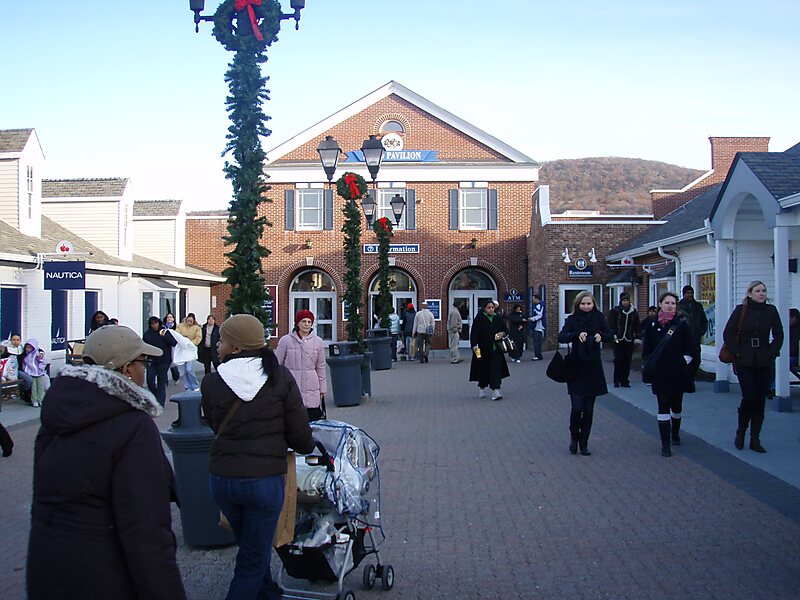 Woodbury Common Premium Outlets, Central Valley, Orange County, New York