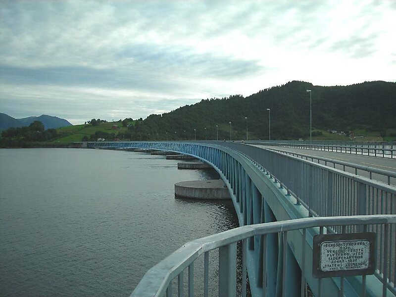 Puente de barcas