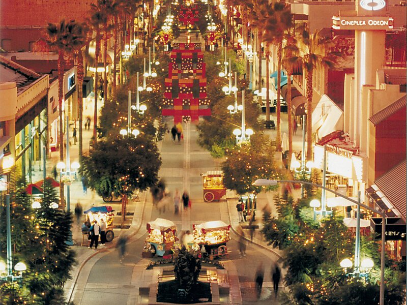 Third Street Promenade, Santa Monica, CA - California Beaches