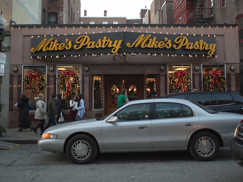 Mike's Pastry
