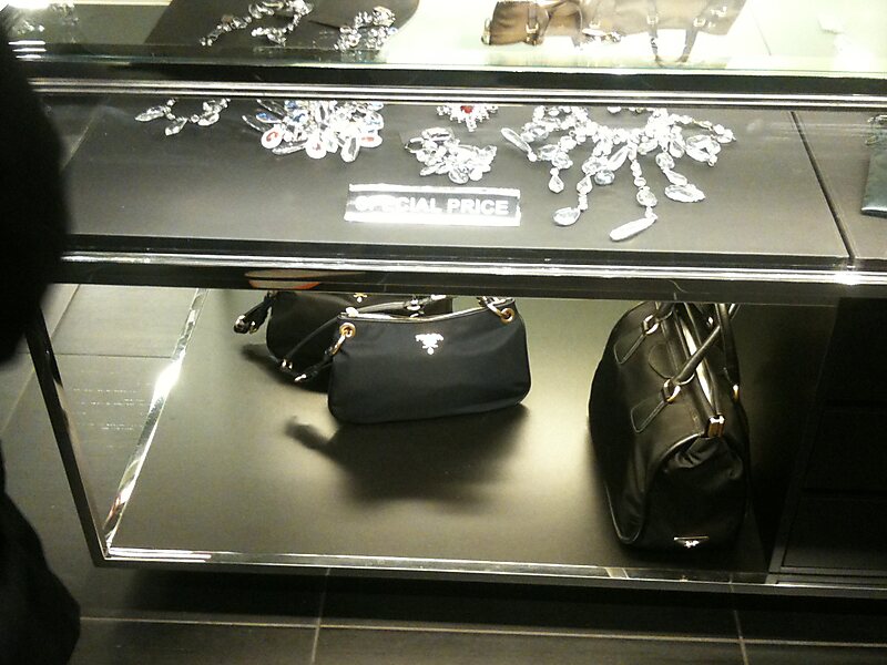 Prada borse outlet on sale serravalle