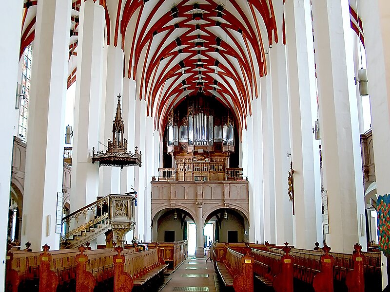 St. Thomas Church in center, Leipzig, Deutschland | Tripomatic