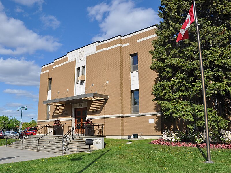 Town of MountRoyal in Urban agglomeration of Montreal, Canada Sygic