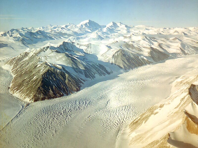 Las montañas Trasantárticas, cubiertas de nieve