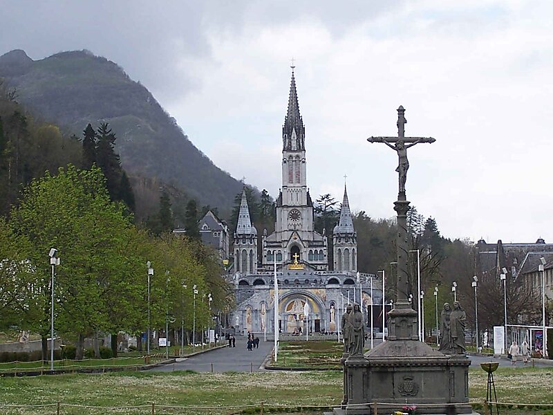 Sanctuary of Our Lady of Lourdes in Lourdes, France | Sygic Travel
