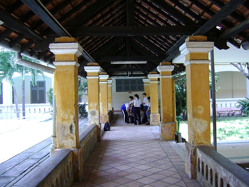 Nguyen Thi Minh Khai High School