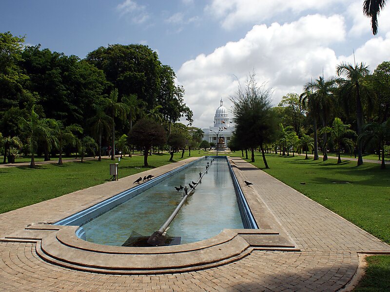 Viharamahadevi Park