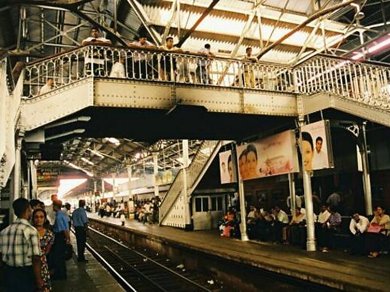 Colombo Fort Railway Station in Fort, Kolonnawa, Sri Lanka | Tripomatic