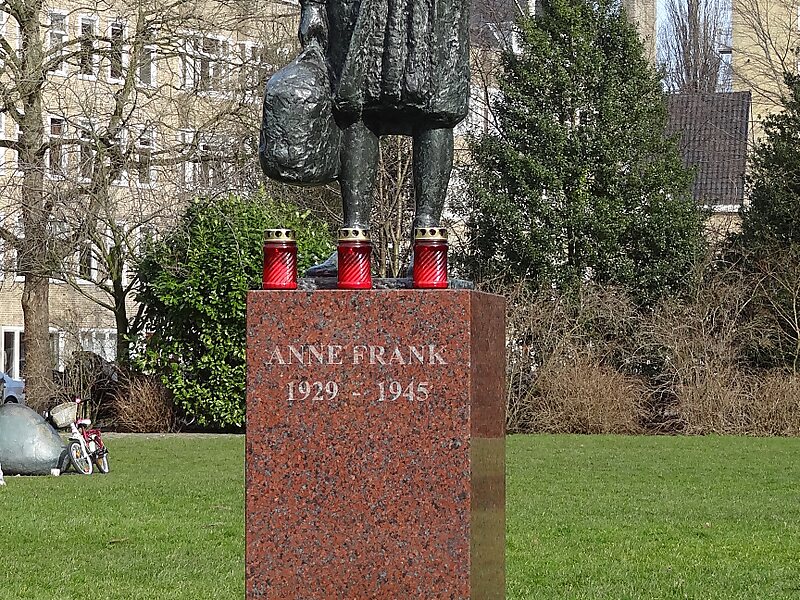 Statua di Anna Frank